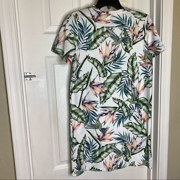 H&M Divided 94 Tee Shirt Dress Floral Pattern - Picture 6 of 8